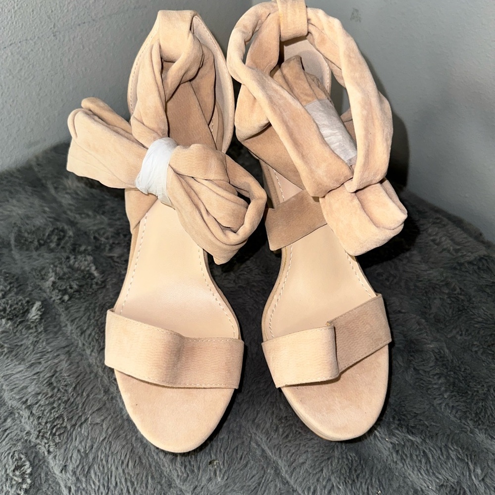 Herstyle Nude Heels with Red Snake Embroidery - Picture 6 of 14